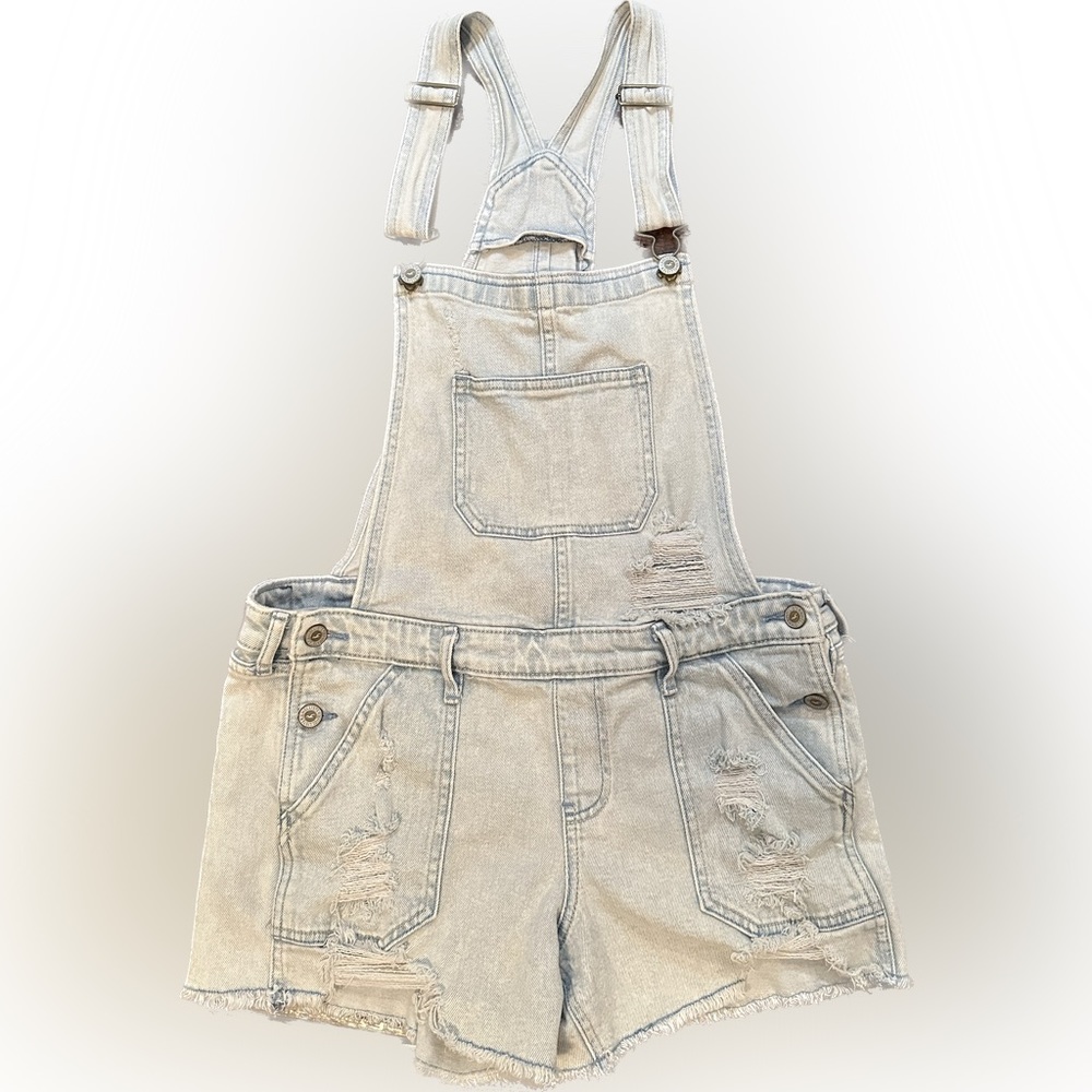 Hollister Women’s Overall Jean Shorts (size; M)
